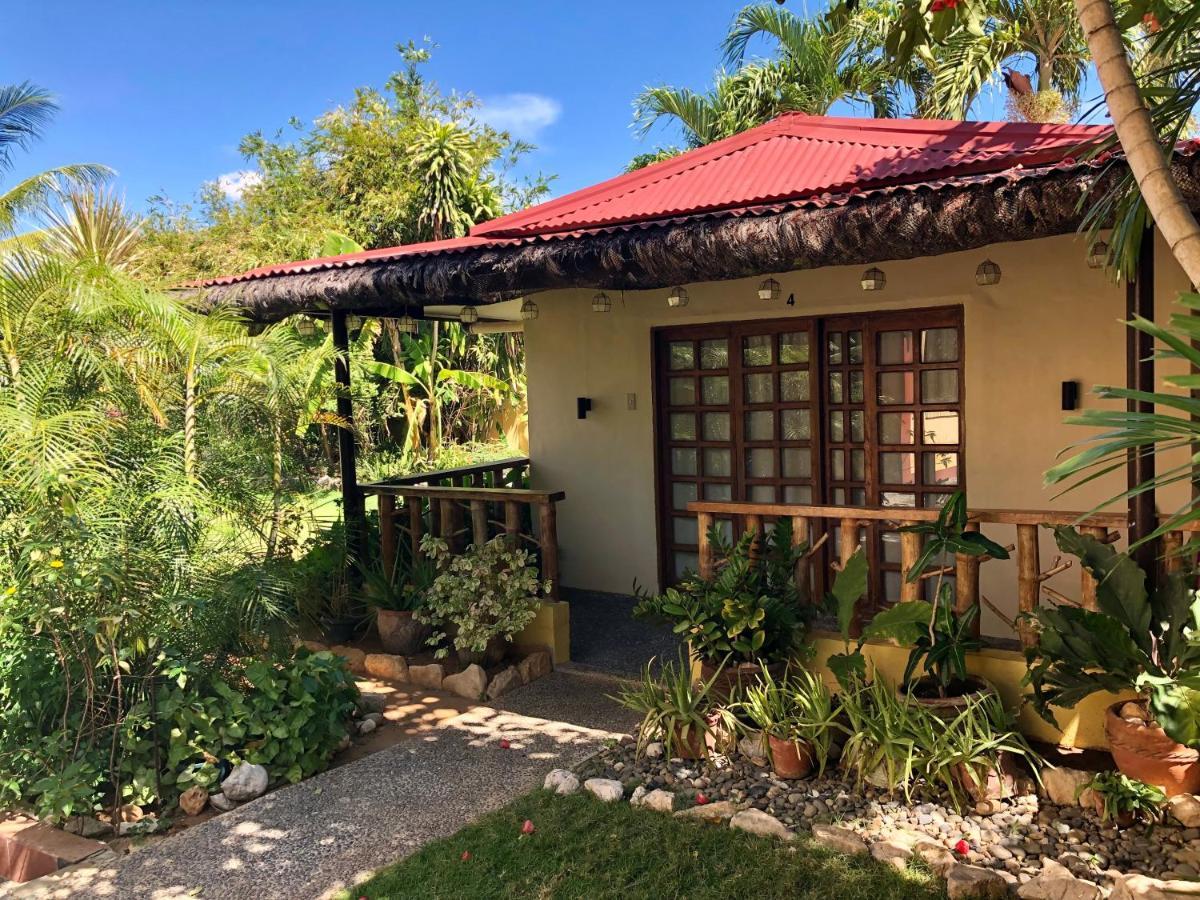 Strutz Art Garden Resort Bangued Exterior photo