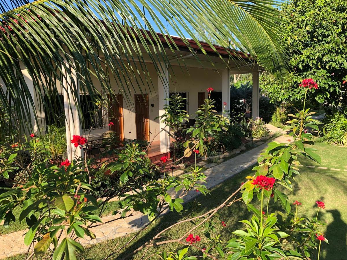 Strutz Art Garden Resort Bangued Exterior photo