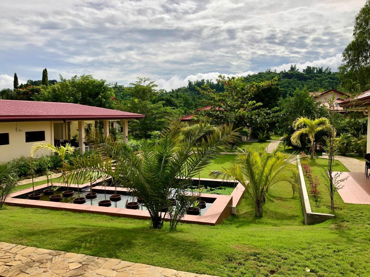Strutz Art Garden Resort Bangued Exterior photo