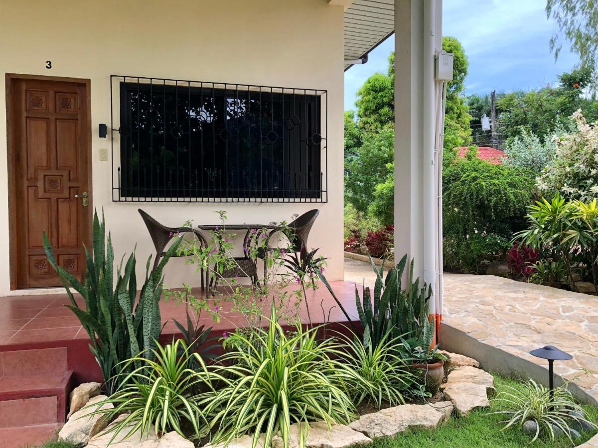 Strutz Art Garden Resort Bangued Exterior photo